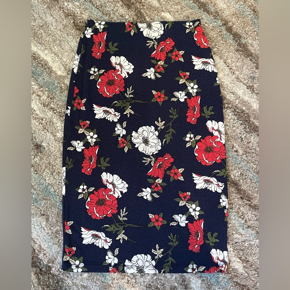 Small pencil skirt - Picture 3 of 3